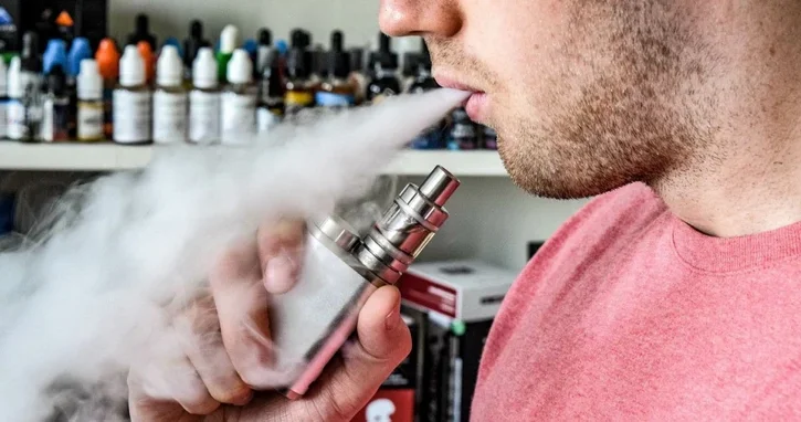 Парламент Азербайджана готовит общественное обсуждение полного запрета электронных сигарет