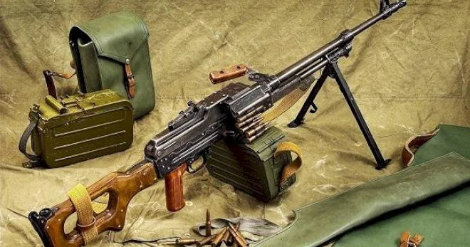 6 avtomat silahı, 1 pulemyot, 2 tapança aşkar olunub