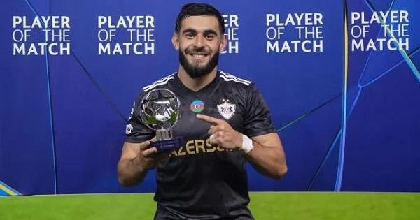 Qarabağ ın futbolçusu həftənin rəmzi komandasında yer alıb FOTO