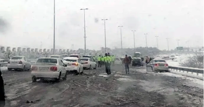 İki santimetr qar düşən kimi şəhər niyə iflic olur? Bakının infrastruktur rəzaləti A dan Z ə