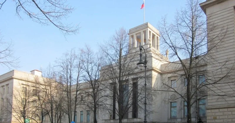 Rusiya səfirliyinin əməkdaşı Almaniyadan çıxarılacaq