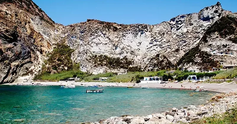 Adına Cənnət adası deyirlər, amma... Nə yol var, nə siqnal, nə də elektrik yoxdur