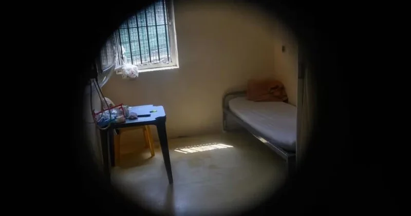 Fransa həbsxanaları: Avropa Şurası təşvişə düşüb: siçovul, tarakan, rütubətli kamera, zorakılıq...