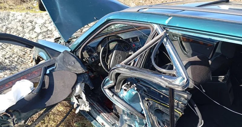 Автомобиль перевернулся на обледенелой дороге в Джалилабаде ФОТО