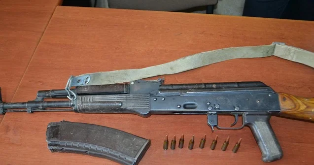 Polislər 6 avtomat və 1 pulemyot aşkarladı