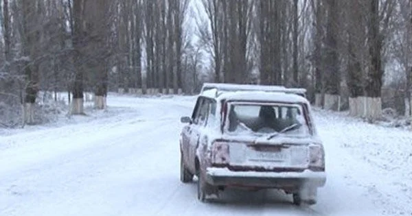 Yağan qar, buz bağlayan yollar, yoxa çıxan avtobus, sönən işıqlar...
