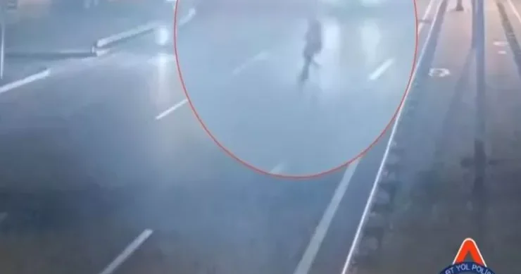 Bakıda maşın gecə yolu keçən qadını vurub öldürdü HƏSSAS GÖRÜNTÜLƏR