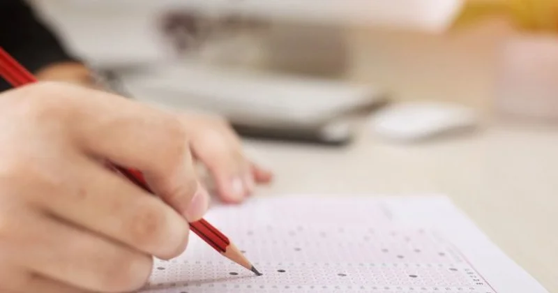 Названы даты регистрации на выпускные и вступительные экзамены Minval Politika