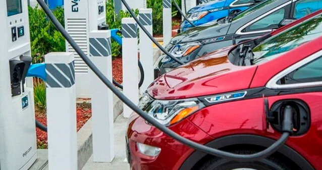 Elektrikli avtomobil sahiblərinə vacib xəbər Qaydalar və rəsmi cərimələr açıqlandı