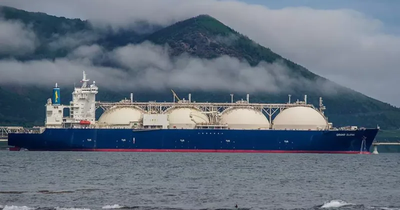 Китай рекордно увеличил импорт российского СПГ