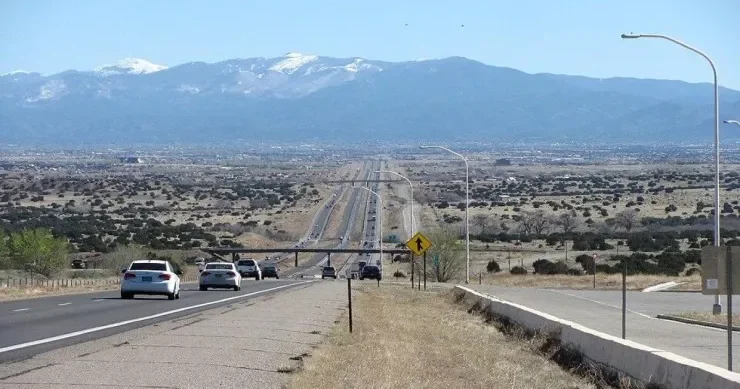 Dünyanın ən böyük avtomobil yolu 12 ölkədən keçir Uzunluğu nə qədərdir?