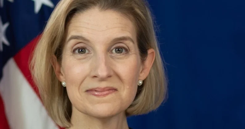 Emi Karlon: Azərbaycanla Ermənistanın sülh sazişinin paraflanmasının bir parçası olmaqdan qürur duyuruq