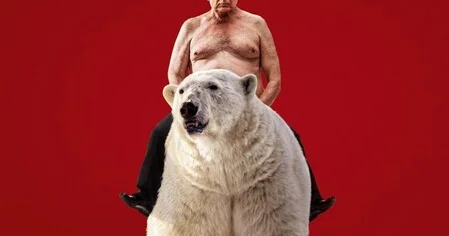 Britaniya jurnallarından birinin üz qabığında Qrenlandiya ayısına minən çılpaq Trampın təsviri dərc olunub