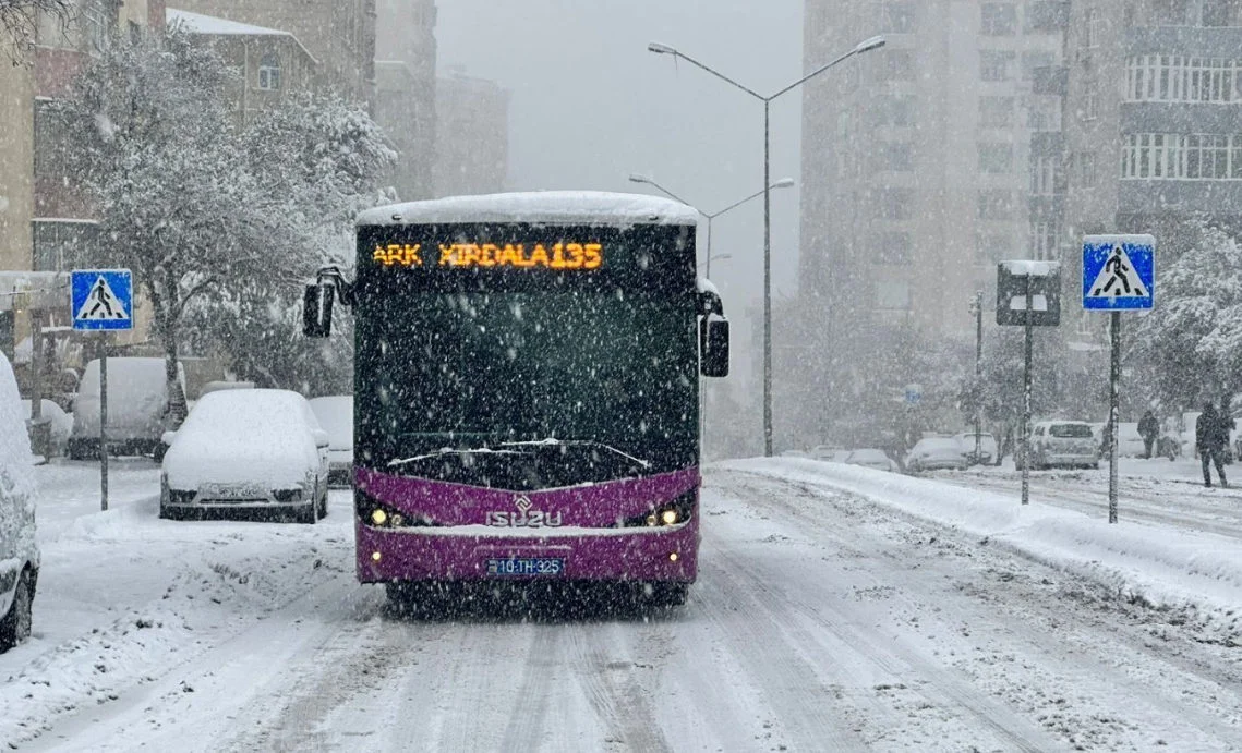 Bakıya yenidən qar gəlir Bu saatlara diqqət