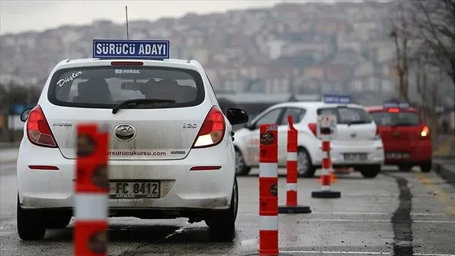 İstanbulda imtahan və təhsil fəaliyyətlərinə həftəsonu fasilə verildi