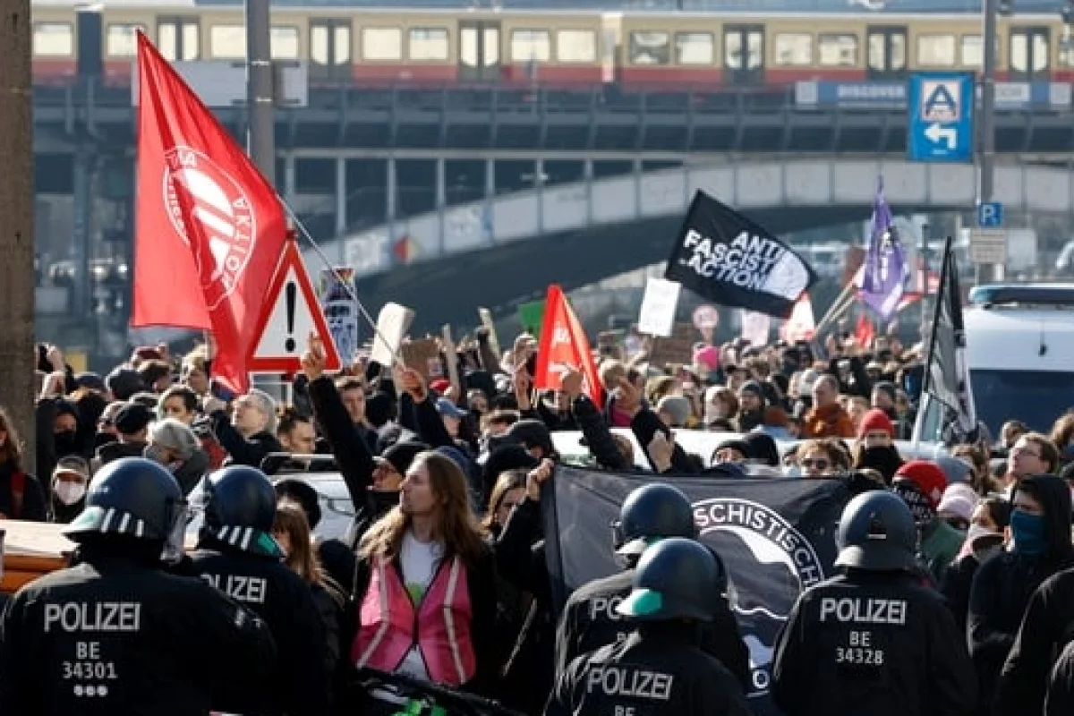 Националисты вышли на митинг в Берлине