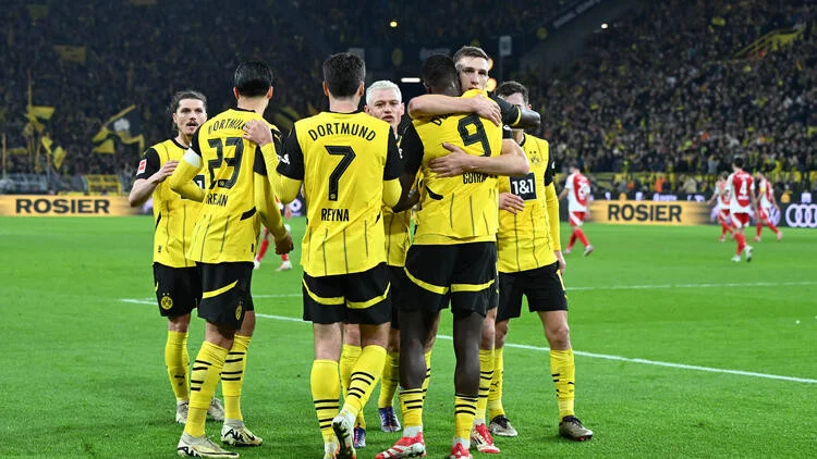 Dortmund rəqibini darmadağın edib, Bayer səfərdə qələbə qazanıb