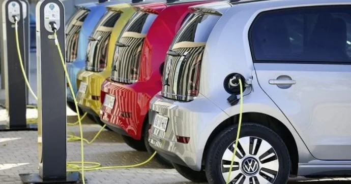 Azərbaycana 17 ölkədən elektromobil idxal edilib