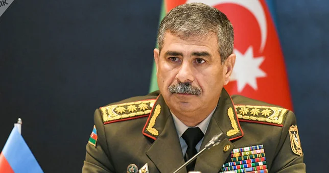 Müdafiə naziri Hava Döyüş Komandanlığına göstərişlər verib