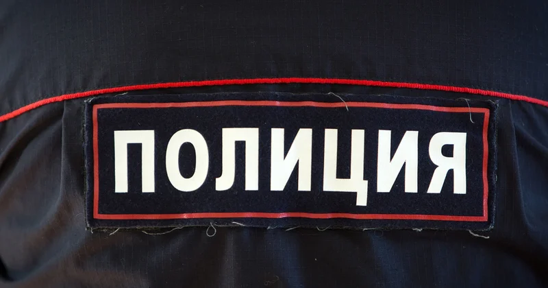 Петербуржец с муляжом гранаты требовал от руководства магазина пельмени и водку