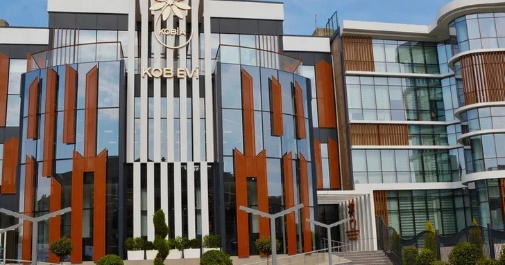 AYNA продолжает оказывать услуги гражданам в Бакинском доме МСП в праздничные дни