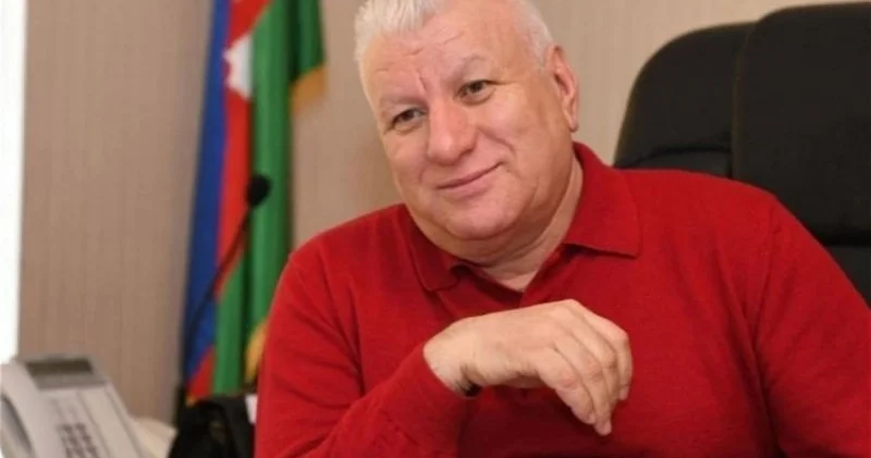 Əliqismət Lalayev: “... o şəxsə heç salam verməyə dəyməzmiş