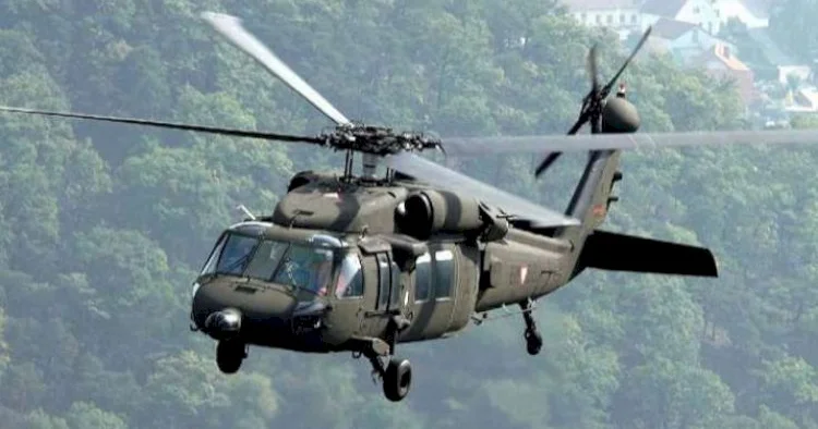 Hərbi helikopter dənizə düşdü Ekipaj üzvləri axtarılır