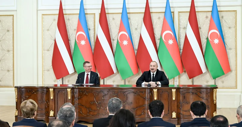 Liderlər mətbuata bəyanatlarla çıxış ediblər Fotolar
