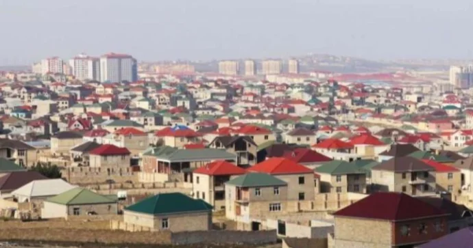 Bu evləri nə satmaq olur, nə də içində yaşamaq AÇIQLAMA