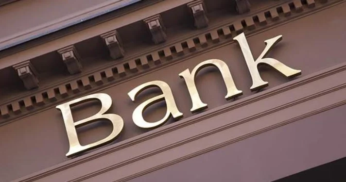 Bankların faiz gəlirləri niyə rekord həddə çatıb?