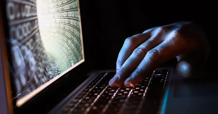 İran rəsmiləri internetdə bərabər çıxış tələb edir