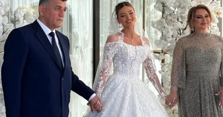 Mələkxanım Eyubova həyat yoldaşı ilə Fotolar