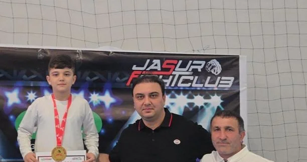 Aşıq Zülfiyyənin nəvəsi çempion oldu