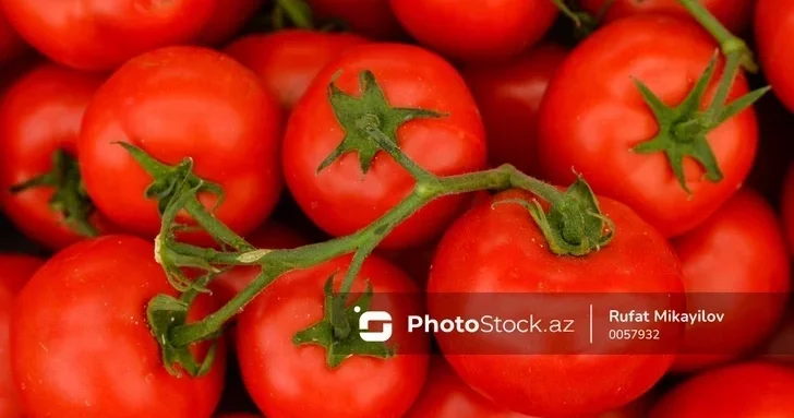 Красные снаружи, белые внутри: что случилось со вкусом азербайджанских помидоров?