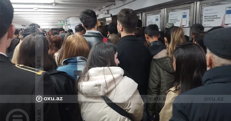 Səhər saatlarında Bakı metrosunda sıxlıq FOTOLAR KONKRET