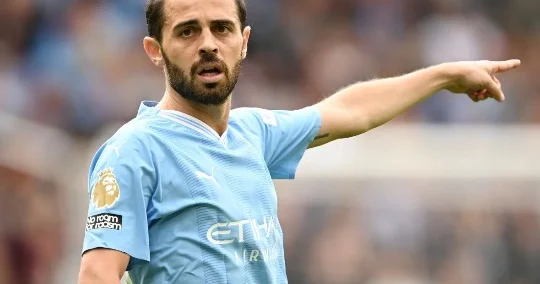 Arsenal Bernardu Silvanı transfer etmək istəyən klubların siyahısına daxil olub