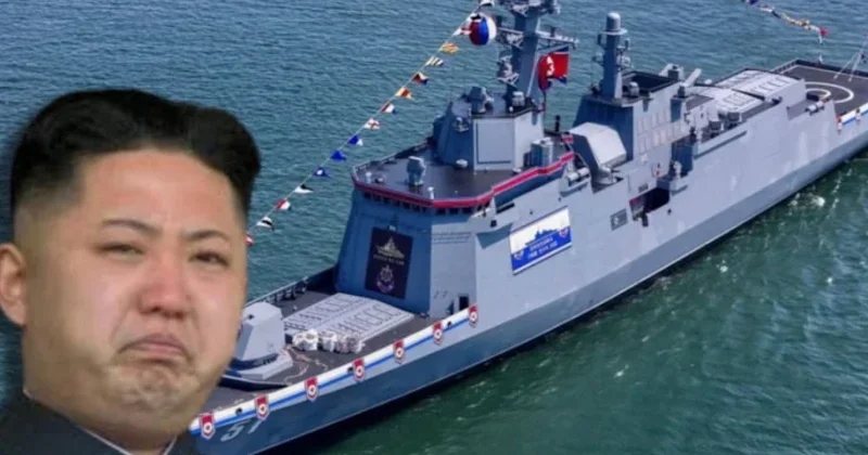 Yeni döyüş gəmisi Kim Çen Inın gözü qarşısında batdı