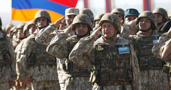 Analitik: Ermənistan ordu quruculuğu sahəsində addımlar atmağa çalışır