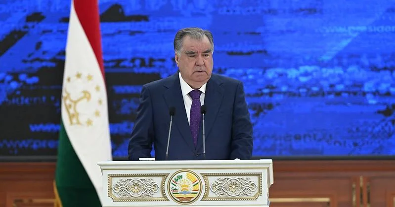 Tacikistanda sənayenin inkişafı üçün tekstil komplekslərinə ehtiyac var Prezident