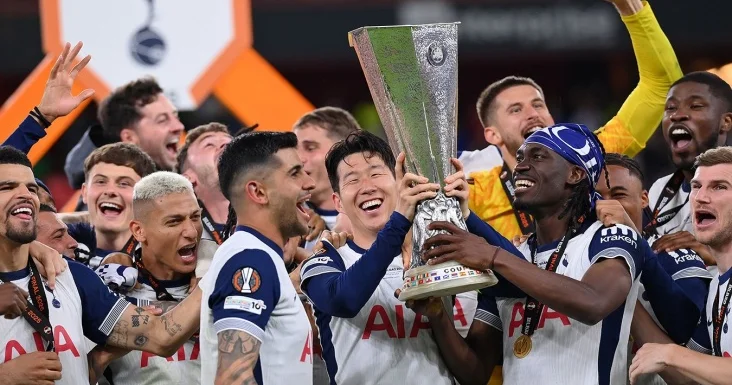 Tottenhem Avropa Liqasının finalında Mançester Yunayted i məğlub edərək 17 ildə ilk kubokunu qazanıb