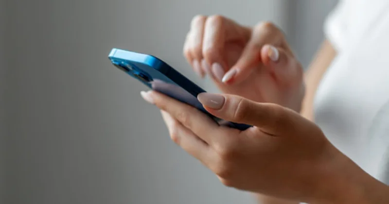 Telefonun səni dinləyir? Qarşısını 3 addımla al