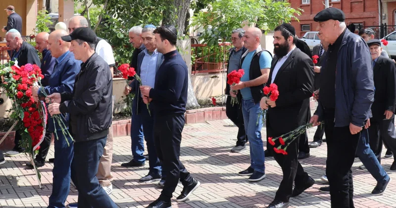 Qırmızı Qəsəbədə 26 İyar günü qeyd olunub