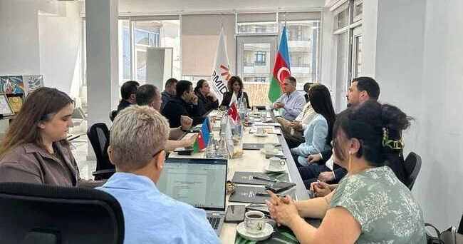 Reklam və Marketinq Sahəsinin İnkişafına Dəstək (RMİD) İctimai Birliyinin üzvləri arasında növbəti görüş keçirilib