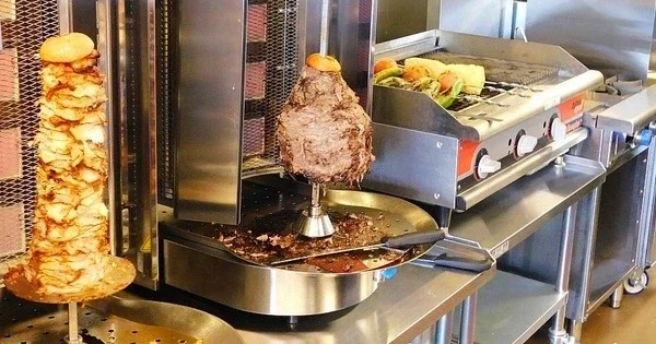 В Нахчыване зафиксировано массовое отравление донером
