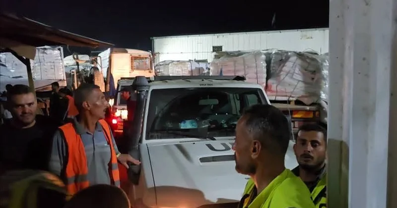 İlk yardım maşınları 81 günlük blokadadan sonra Qəzzaya daxil olub