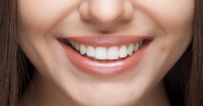 Dişlərin ağ qalmasına kömək edən məhsullar hansılardır?