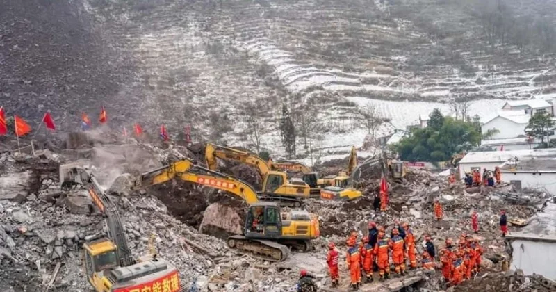 Çinində torpaq sürüşməsi: 21 nəfər itkin düşdü
