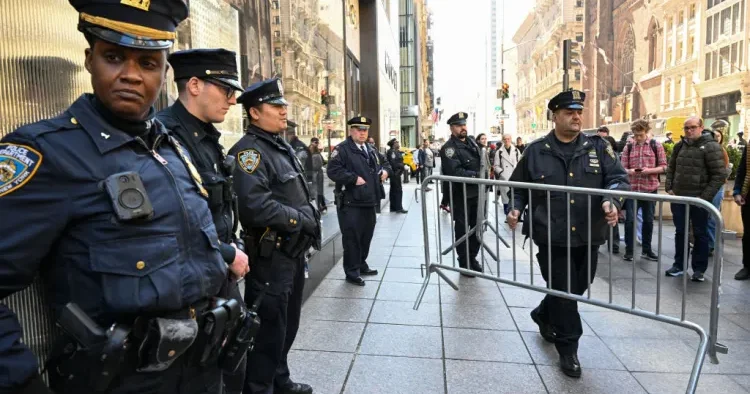 Nyu York polisi dini obyektlərdə təhlükəsizliyi gücləndirəcək