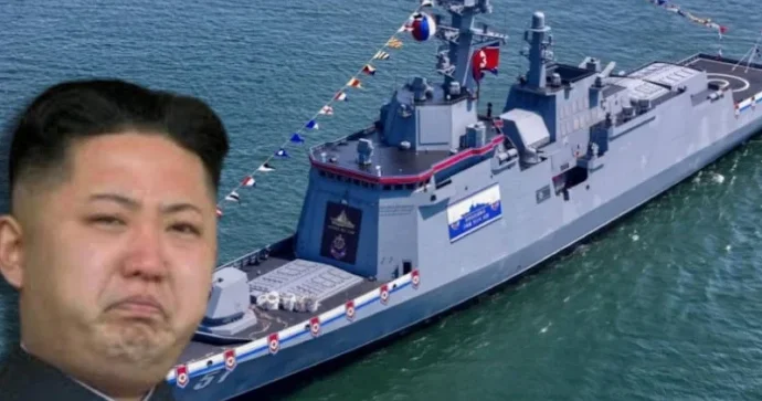 Yeni döyüş gəmisi Kim Çen Inın gözü qarşısında batdı