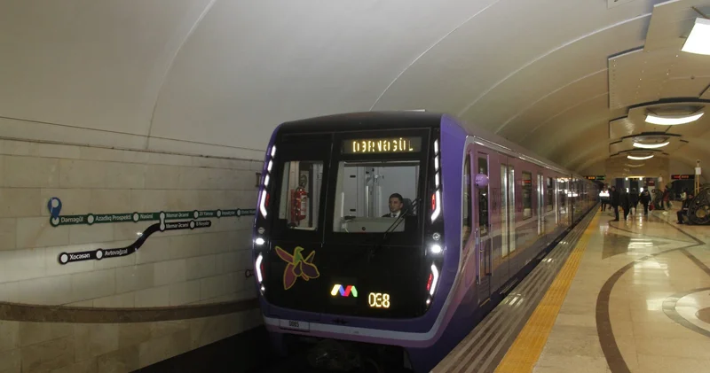 Bakı metrosunda pik saatlarda interval azaldılıb